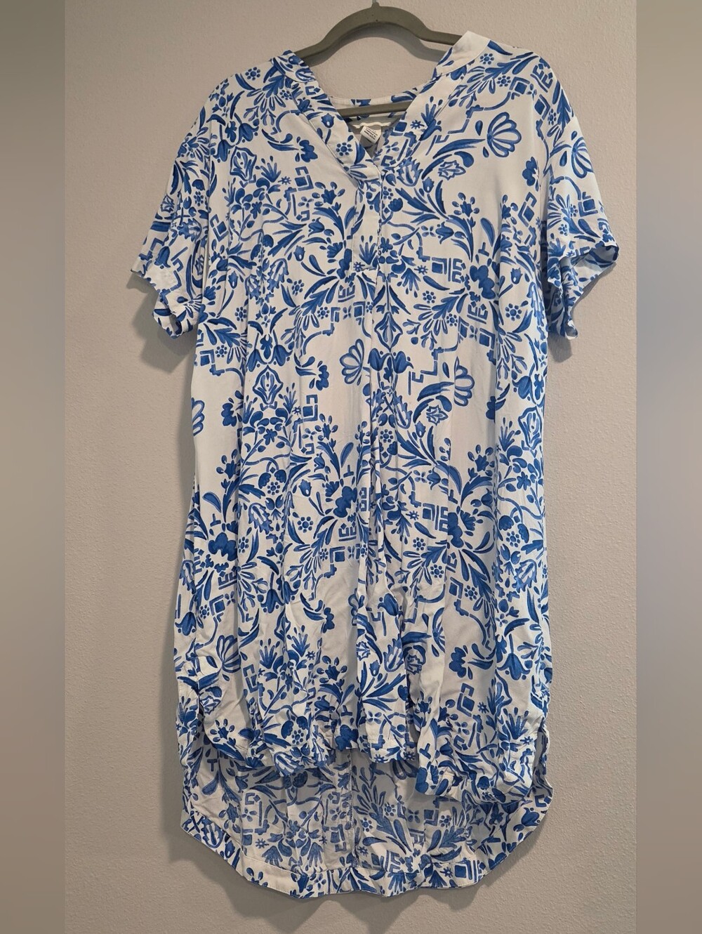 H&M Shirt Womens Blue White Floral Print Short Sleeve Summer Tunic Size Medium